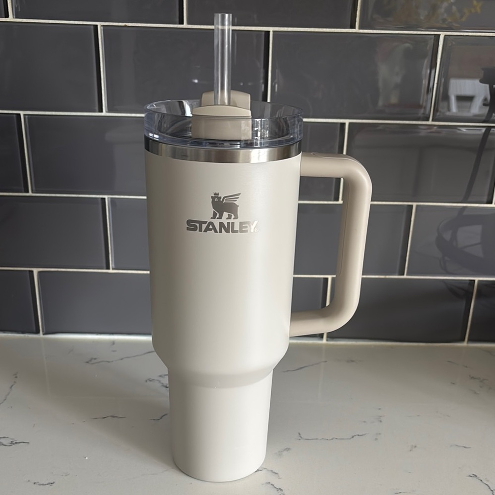 Stanley tan Tumbler with Straw